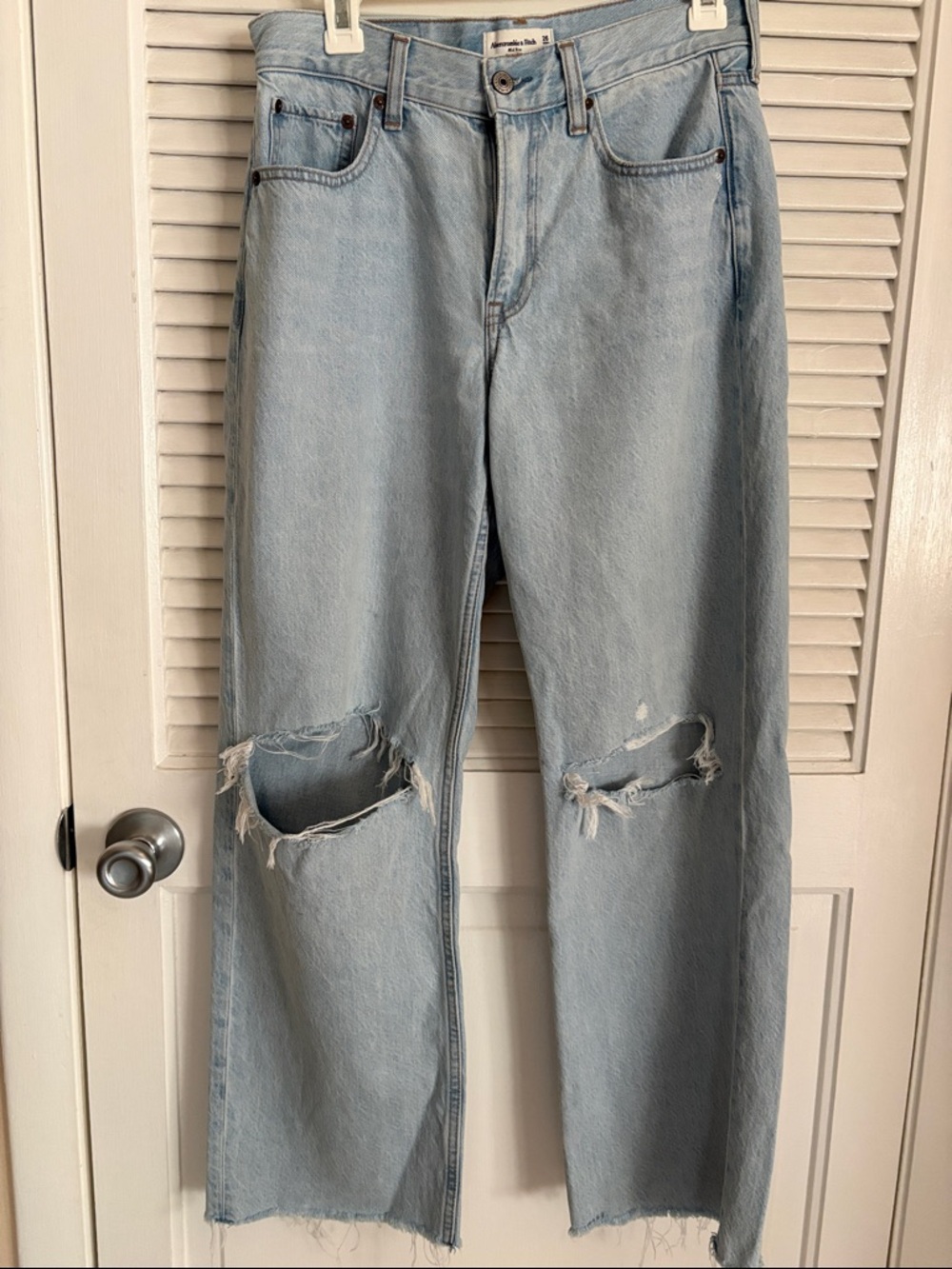 Abercrombie & Fitch Light mid rise loose jeans 26 short